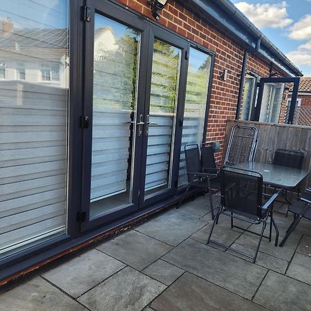 Paradigm House, Luxury 2-Bedroom Apartment 3, Free Parking, Oxford Exterior photo